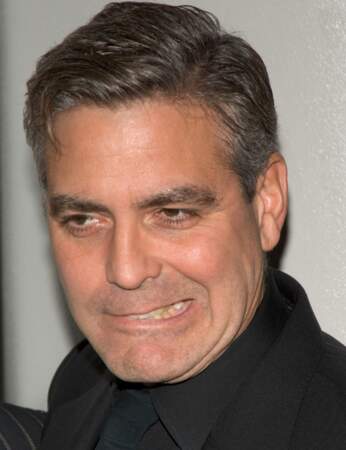 George Clooney et un sourire moins charmeur...