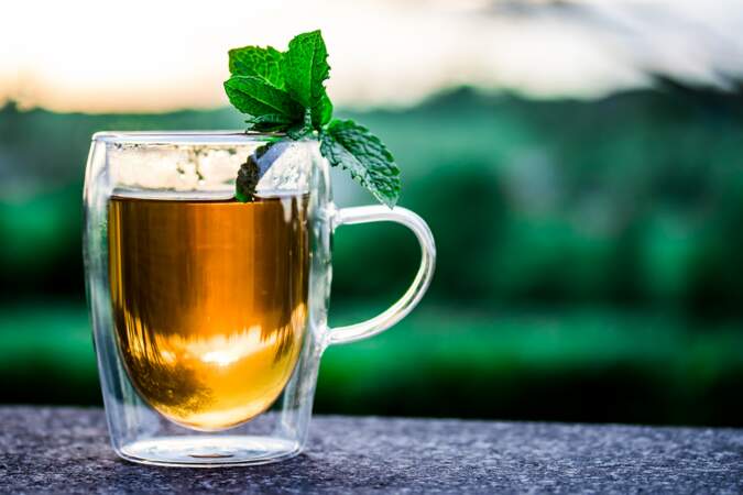 Chauffé au micro-ondes, le thé vert décuple ses bienfaits