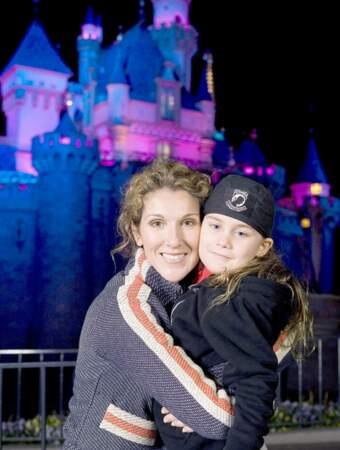 Céline Dion et René-Charles à Disneyland en mars 2007