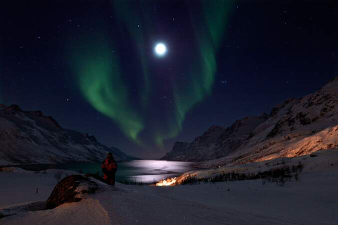 L'aurore avait rendez-vous avec la lune, ici à Tromso, dans la région arctique
