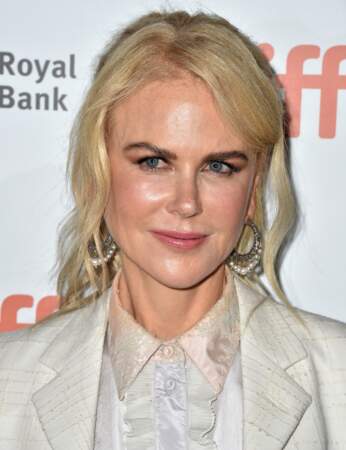 Nicole Kidman les cheveux attachés