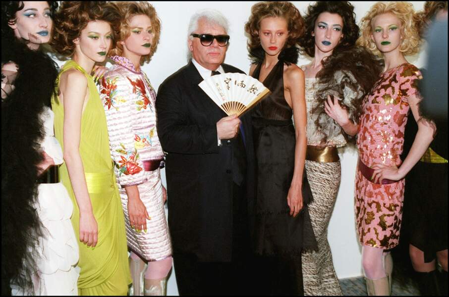  Karl Lagerfeld lors du défilé Chanel en novembre 2000 à Paris.