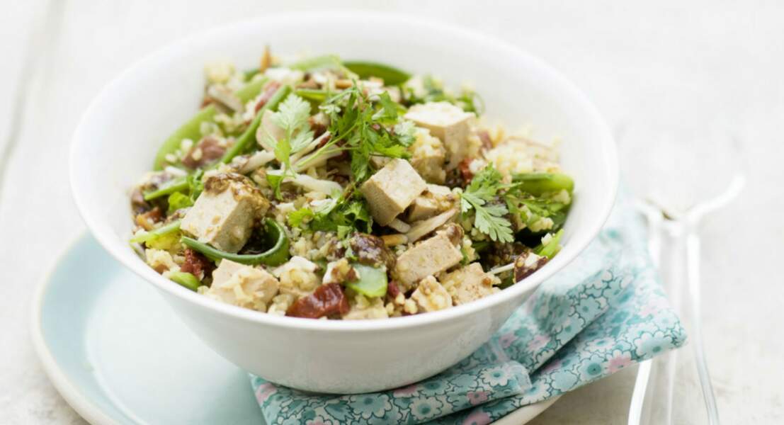 Salade au boulgour fin, tofu et amandes