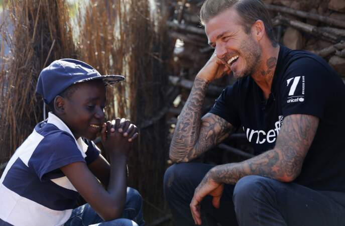 ...David Beckham aussi s'est engagé auprès de l'Unicef, ici lors d'une mission au Swaziland...