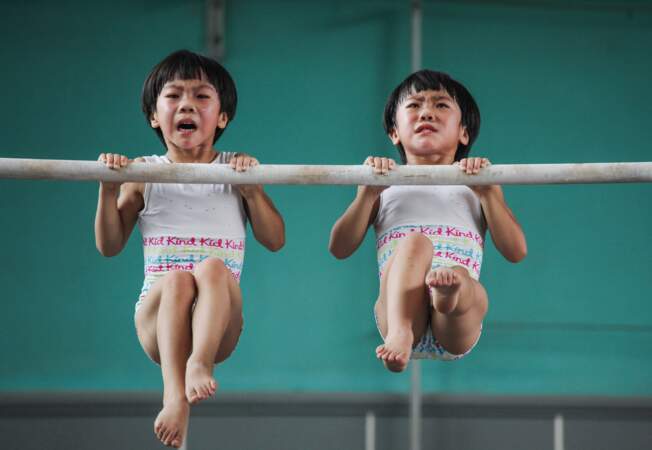 Chine : la gymnastique des jumelles