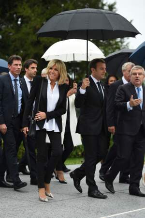 Brigitte Macron en tailleur