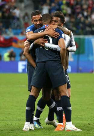Les Bleus fêtent leur victoire 1-0 contre la Belgique