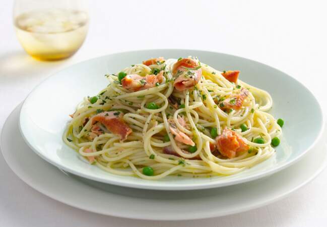 Spaghettis au saumon et aux petits pois