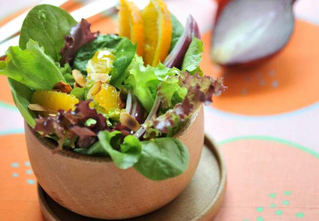 Salade aux agrumes et amandes grillées