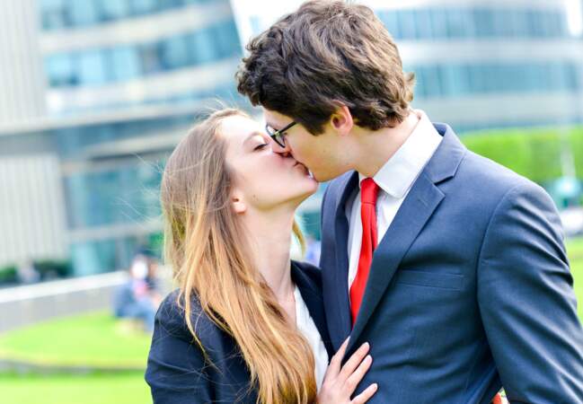 Un homme devrait embrasser sa femme avant d'aller travailler…