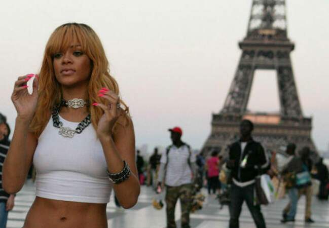 Rihanna visite Paris l'été 2013 et en profite pour faire quelques photos 
