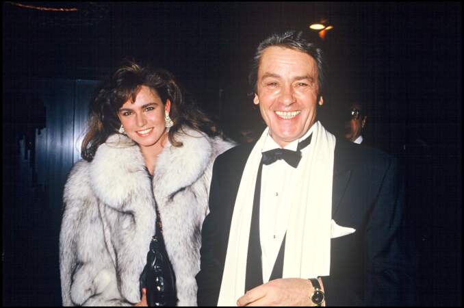 En 1987, Alain Delon rencontre Rosalie Van Breemen, une mannequin d'origine néerlandaise...