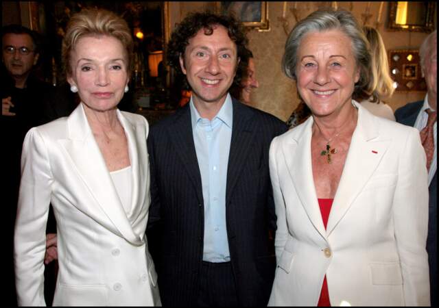 Lee Radziwill reçoit la Légion d'honneur en 2008 avec Stéphane Bern et la comtesse Marina de Brantes.