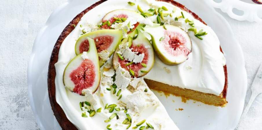 Gâteau aux amandes, yaourt et figues fraîches
