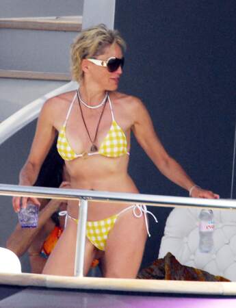 Sharon Stone canon en bikini à 59 ans 