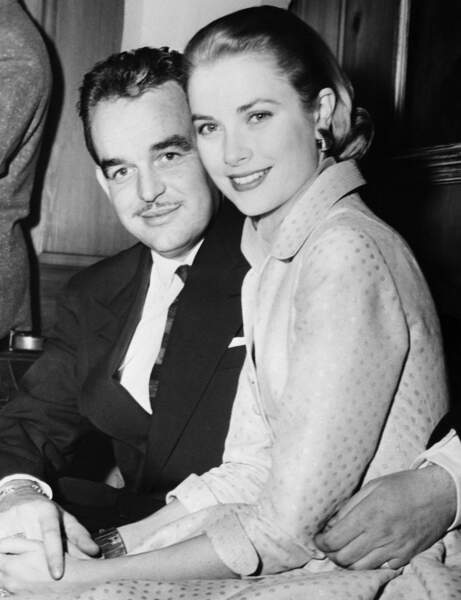 Le prince Rainier et Grace Kelly lors de leurs fiançailles en 1956