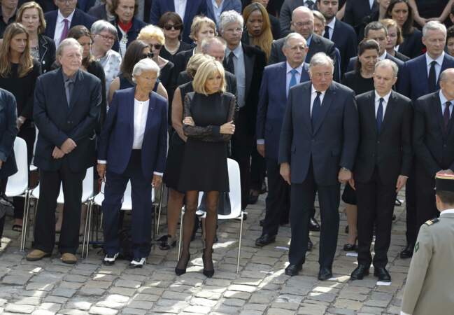  Brigitte Macron habillée de noir : une femme en deuil lors des obsèques de Simone Veil. 