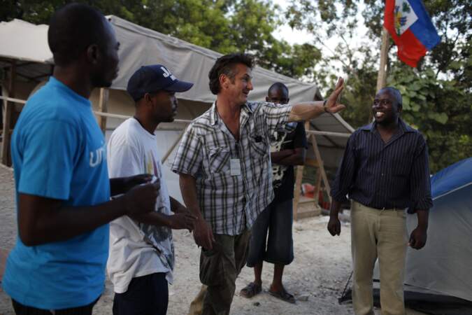 Sean Penn a été tellement marqué par le tremblement de terre à Haïti qu'il a fondé une association pour les aider.