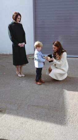 Kate Middleton reçoit un présent pour Baby Georges