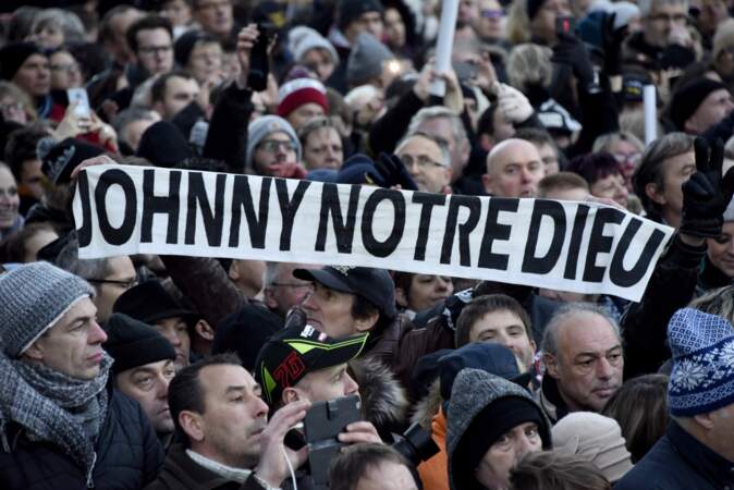 Des dizaines de milliers de fans se sont donné rendez-vous pour un dernier hommage à Johnny Hallyday