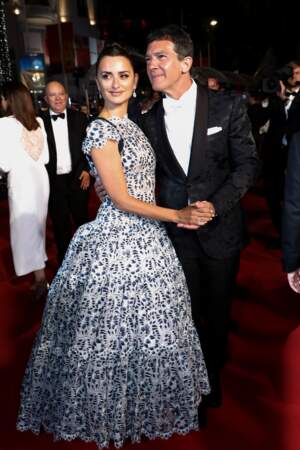  Cannes : Penelope Cruz, 45 ans, en robe princesse