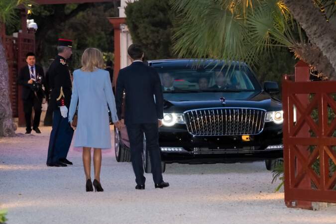 Brigitte et Emmanuel Macron attendent le président chinois Xi Jinping à Beaulieu-sur-mer le 24 mars