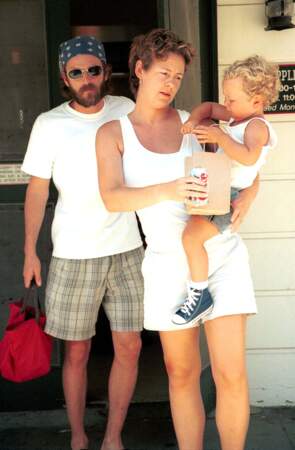 Luke Perry, Rachel Minnie Sharp et leur fils Jack (2000)