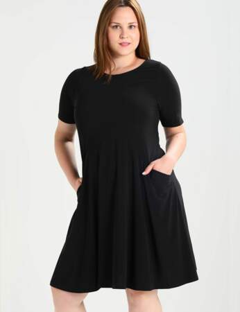 Mode ronde : la petite robe noire
