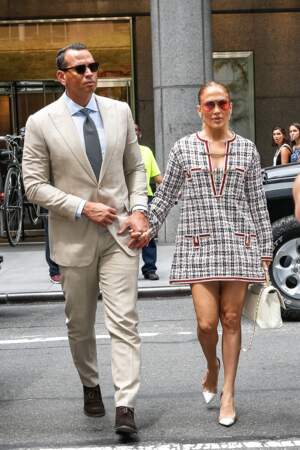 Jennifer Lopez et Alex Rodriguez sortent d'un déjeuner à New York, main dans la main, le 17 août 2018.