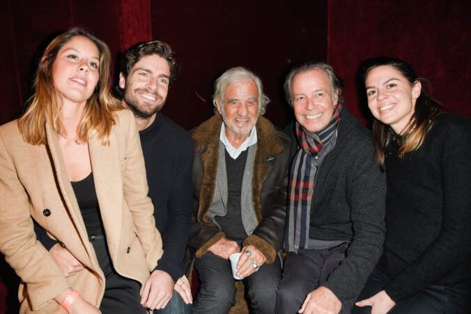 Jean-Paul Belmondo, Michel Leeb et ses enfants, à la générale de son spectacle le 14 décembre 2017.