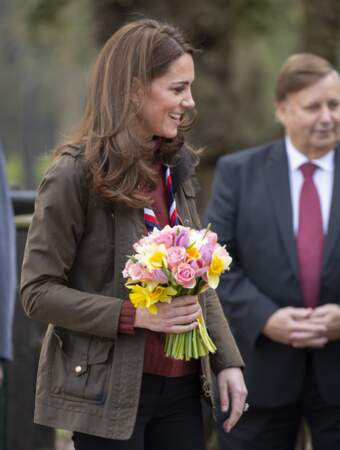 Kate Middleton adopte un look décontracté casual chic