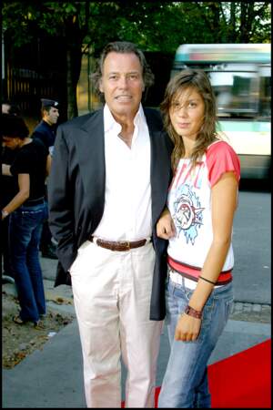 Michel Leeb et sa fille Fanny Leeb à la soirée de la 200ème de "Vivement Dimanche" le 18 septembre 2003.