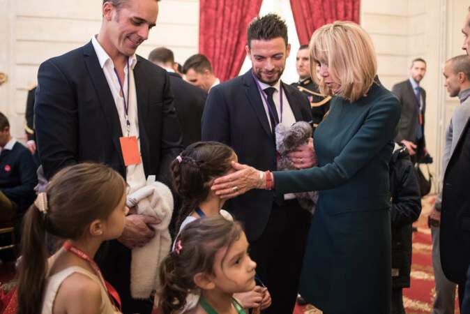 Brigitte Macron, entourée d'enfants au palais de l'Élysée