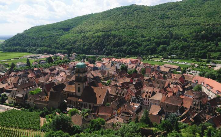 Kayserberg et ses maisons à colombages sur la route des vins d'Alsace 