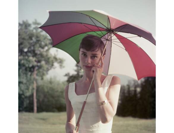 Audrey Hepburn sur un parcours de golf en 1954