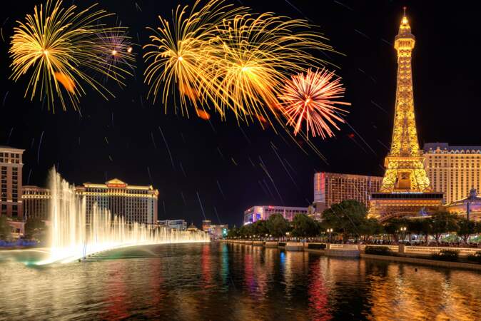  L'hôtel de Paris Las Vegas et une réplique de la Tour Eiffel.