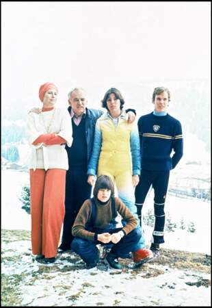 Le prince Albert de Monaco avec ses soeurs Caroline et Stéphanie et ses parents en 1976.