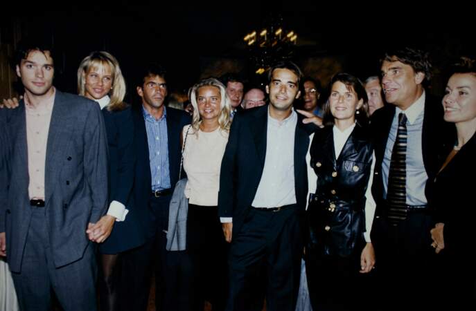 Bernard Tapie et sa famille à la première du film "Hommes, Femmes, mode d'emploi", le 27 août 1996.