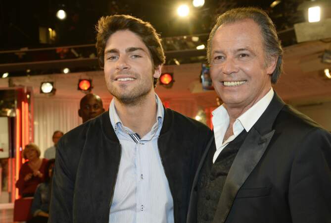 Michel Leeb et son fils Tom Leeb sur le plateau de l'émission Vivement dimanche en janvier 2015.