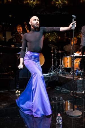 Conchita Wurst chante à la soirée Roaming Twenties à Hanovre en Allemagne le 1er mars 2019.