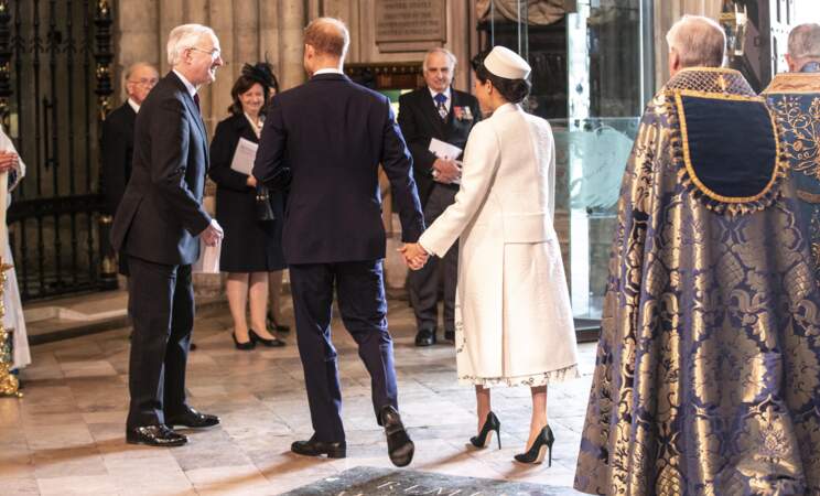 Meghan Markle habillée en Victoria Beckham avec le prince Harry
