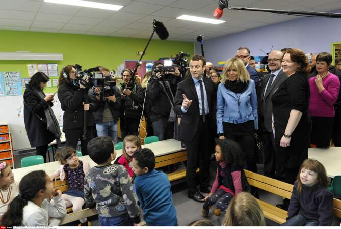 Emmanuel Macron et Brigitte Macron visitent une école de Lille en janvier 2017