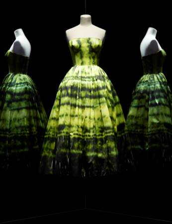 Expo Dior : La robe tye & dye signée Raf Simons (2012)