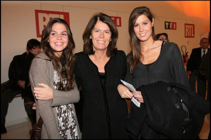 Béatrice Leeb et ses deux filles Elsa et Fanny le 26 novembre 2007 au Palais des Congrès de Paris.