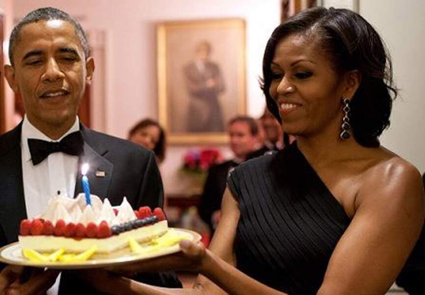 Barack Obama, qui d'autre que Michelle pour lui faire souffler ses bougies d'anniversaire ? 