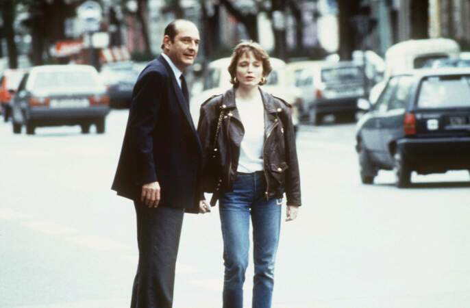 Jacques Chirac et sa fille Claude dans les rues de Paris en mai 1989.