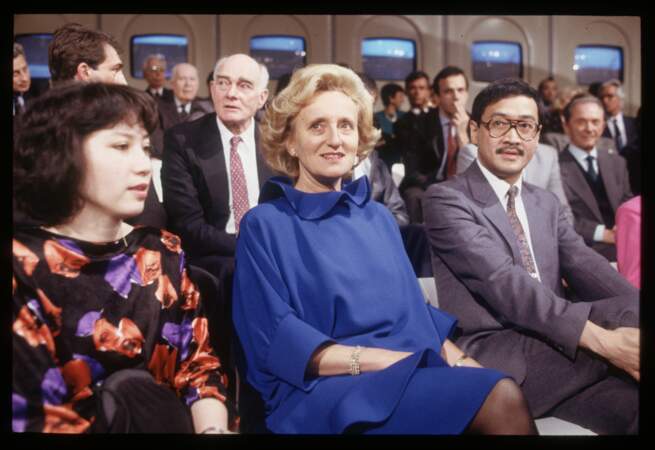Bernadette Chirac, Anh Dao et son mari, sur le plateau de l'émission "L'heure de vérité", le 7 avril 1988.