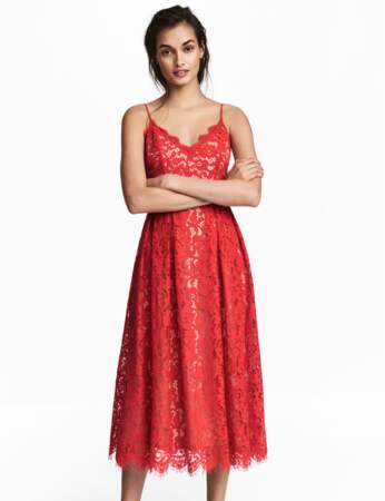La robe rouge en dentelle