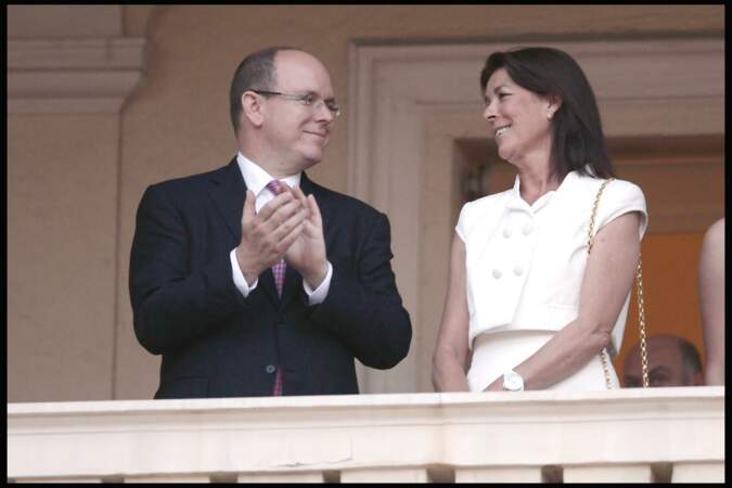 Le prince Albert de Monaco et sa soeur Caroline le jour de la fête de la Saint-Jean en 2010.