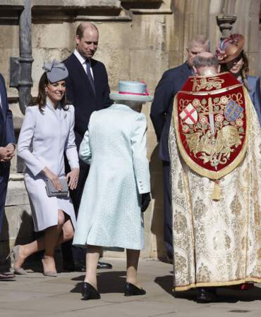 ... en présence de la reine Elisabeth II, le prince Harry, Zara et Mike Tindall.